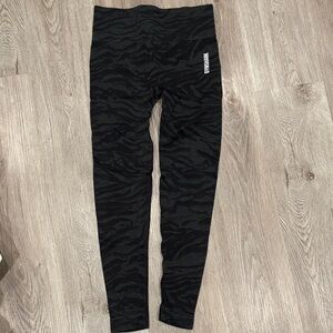 Gymshark Black and Gray Patterned Leggings